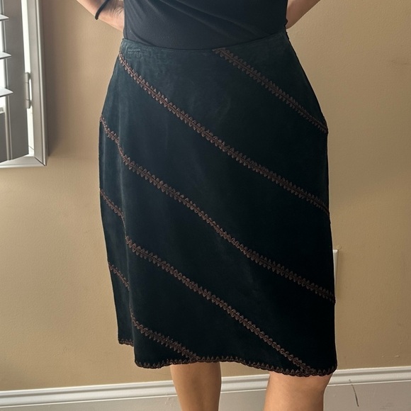 American Vintage Dresses & Skirts - karen kane black leather skirt w/brown stitching size 8 100% leather
